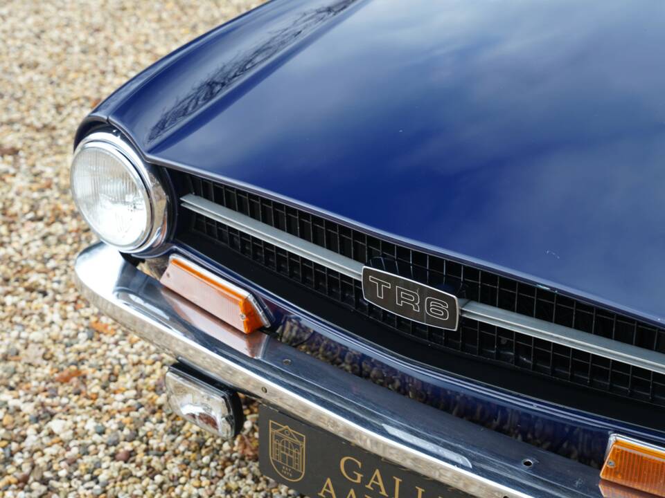 Image 13/50 of Triumph TR 6 PI (1972)