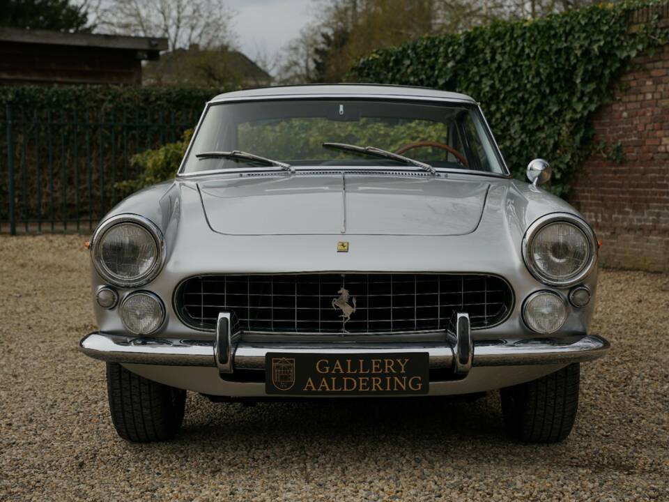 Immagine 28/50 di Ferrari 250 GT 2+2 (1964)