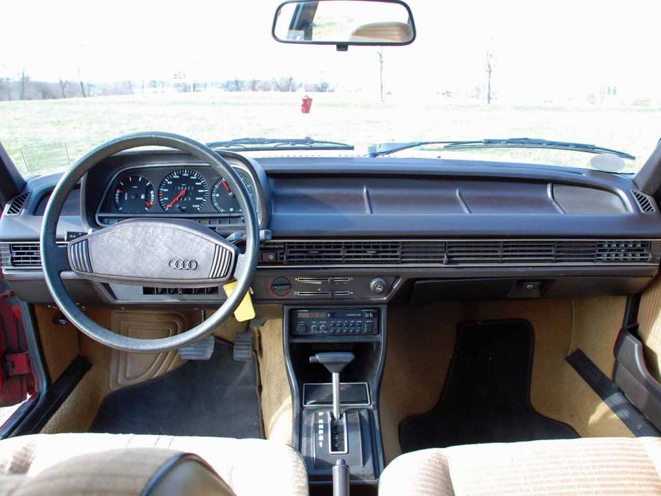 Immagine 3/20 di Audi 100 (1980)