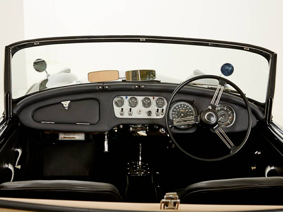 Immagine 8/19 di Daimler SP 250 (1964)