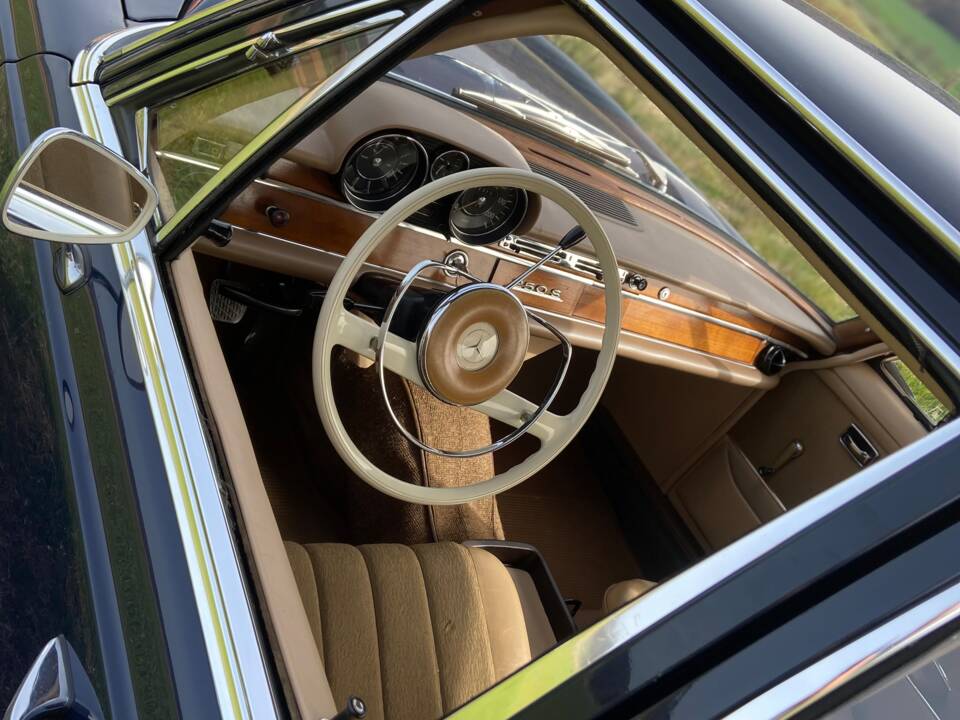 Image 39/52 of Mercedes-Benz 250 S (1967)
