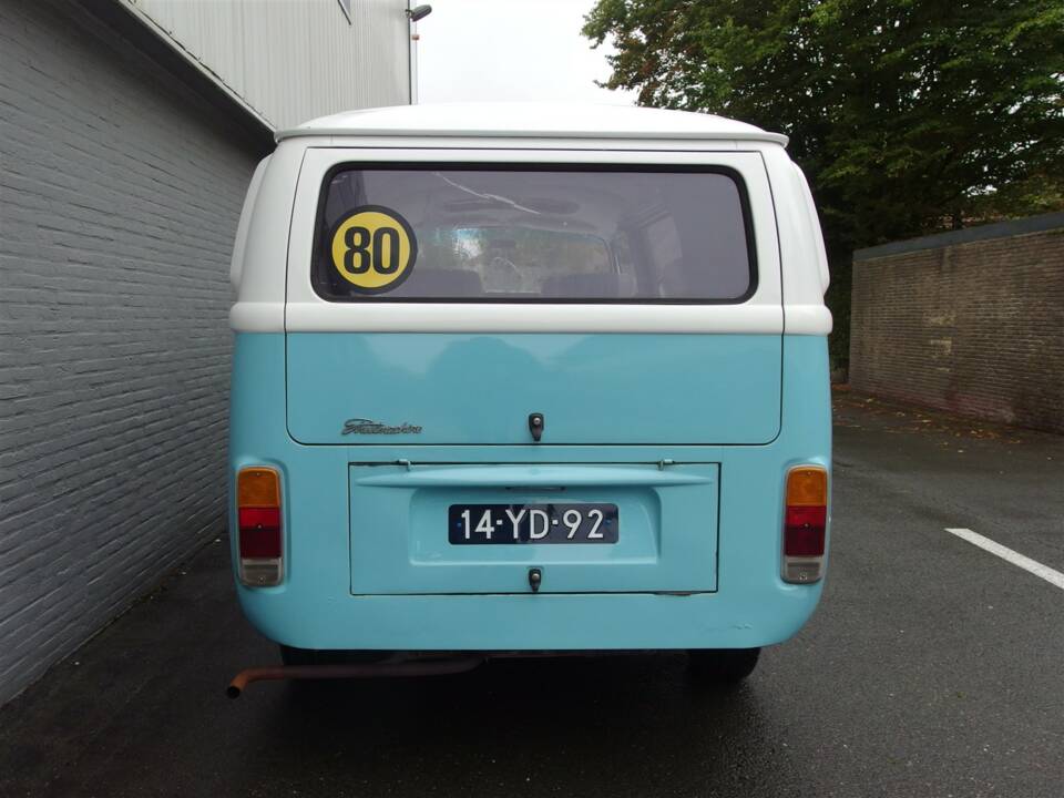Bild 8/99 von Volkswagen T2b Kastenwagen (1977)