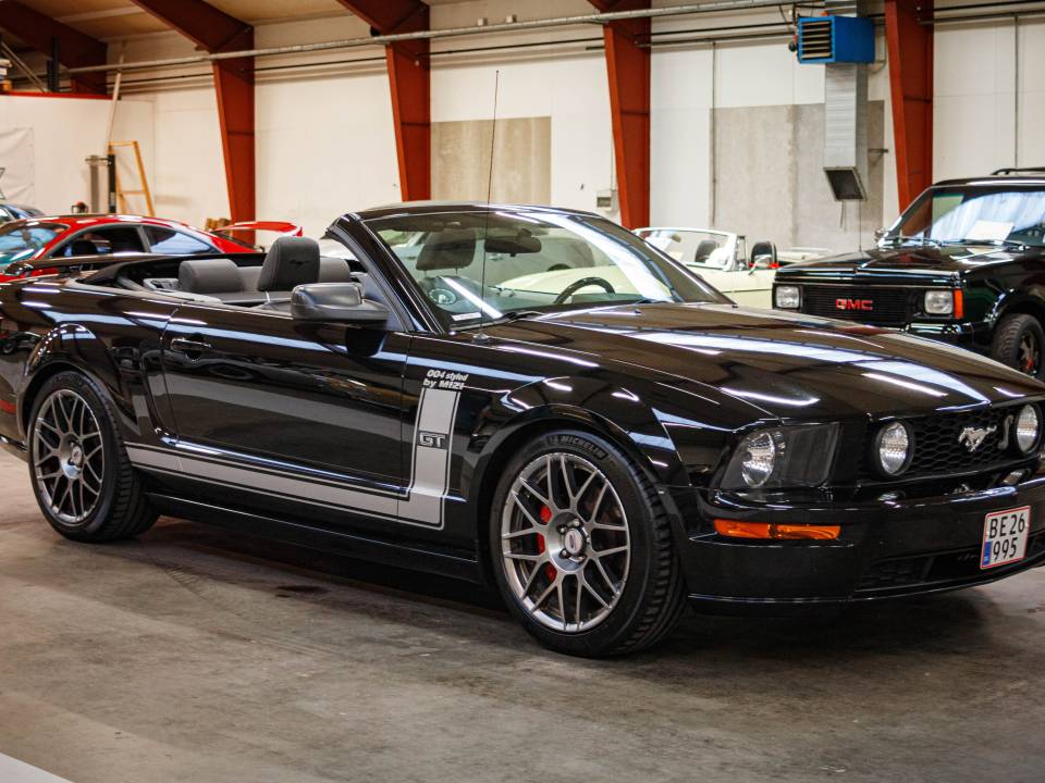 Image 1/49 of Ford Mustang GT (2006)