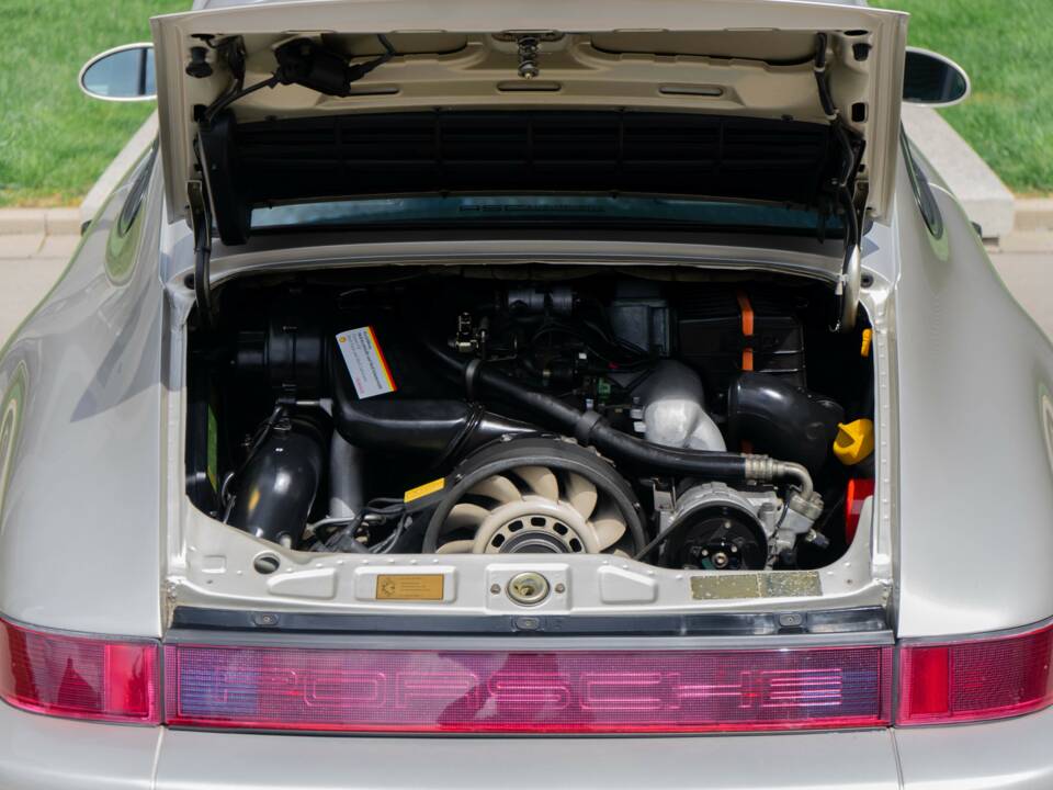 Bild 23/31 von Porsche 911 Carrera 4 (1990)