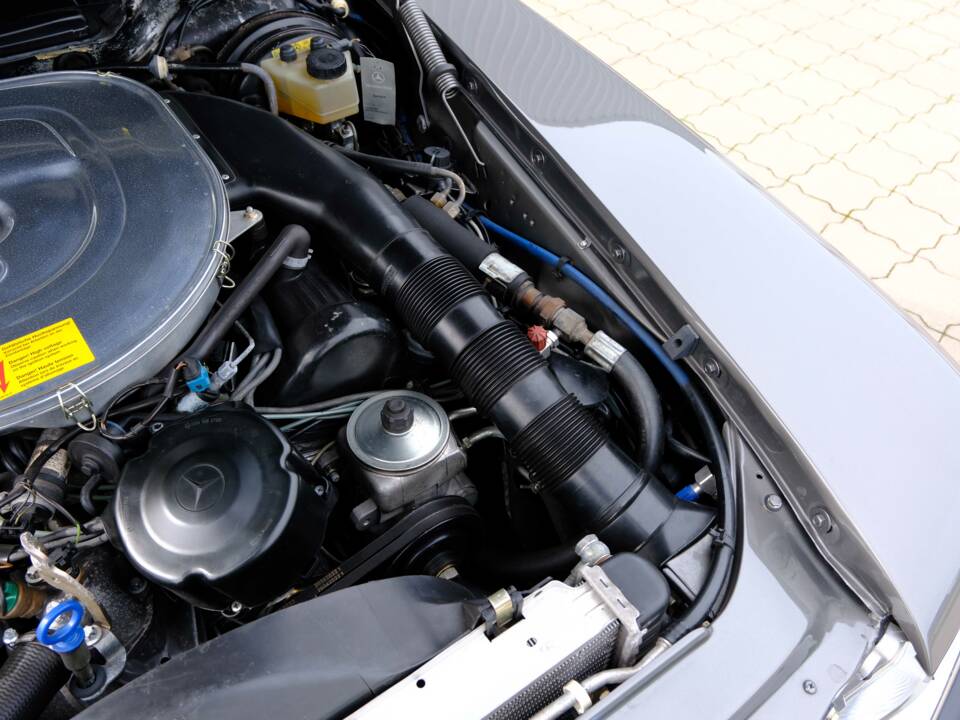 Image 21/97 de Mercedes-Benz 560 SL (1987)