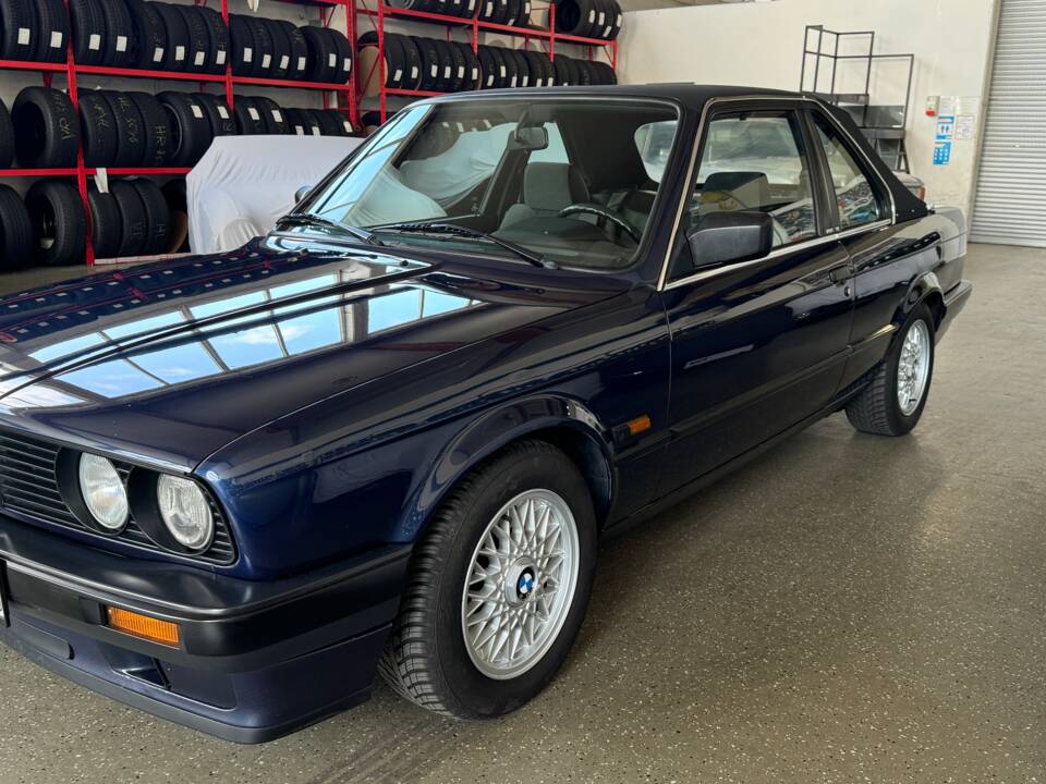 Image 3/19 de BMW 316i Baur TC (1990)