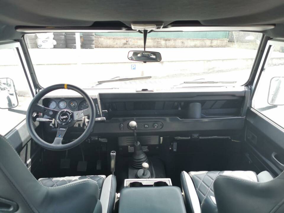 Image 5/45 of Land Rover Defender 110 Td5 (2001)