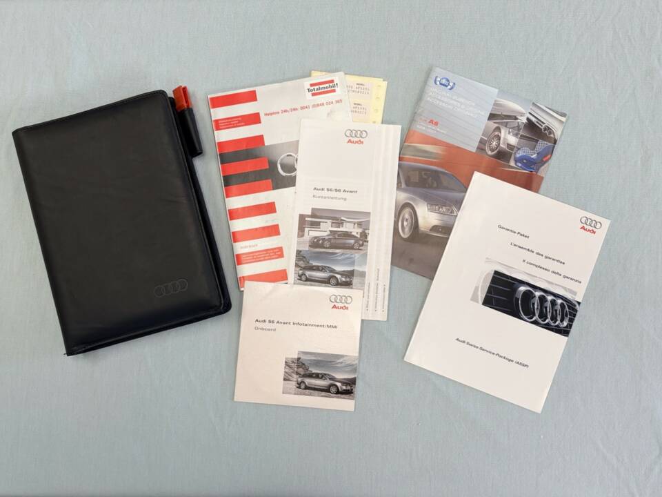 Imagen 13/42 de Audi S6 Avant 5.2 V10 quattro (2006)