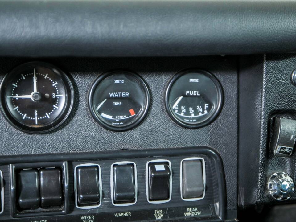 Image 22/47 de Jaguar E-Type (1969)