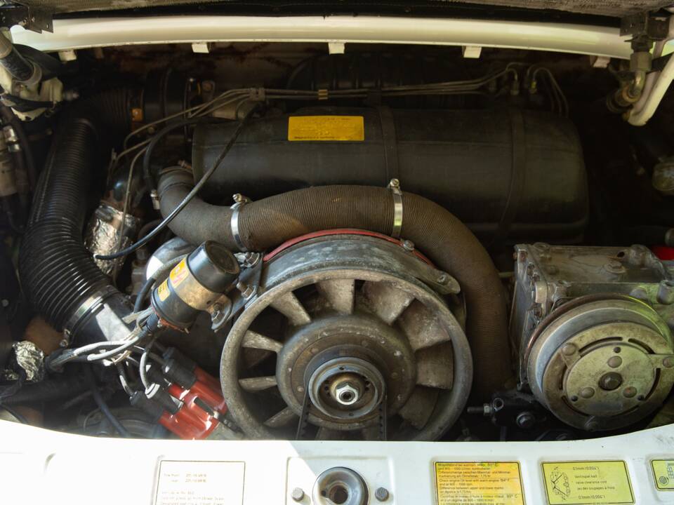 Image 5/35 of Porsche 911 SC 3.0 (1983)