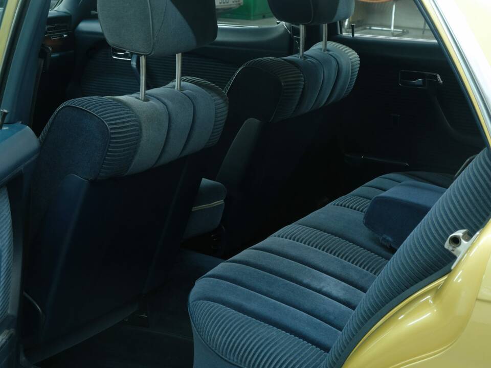 Image 18/76 of Mercedes-Benz 350 SEL (1977)
