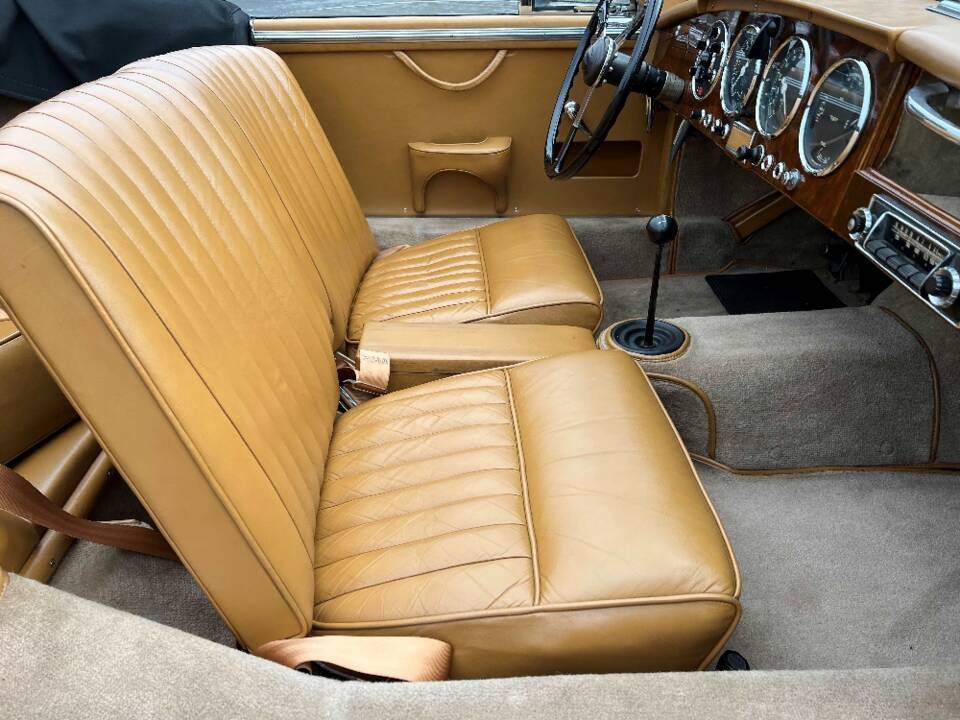 Afbeelding 21/50 van Aston Martin DB 2&#x2F;4 Mk I DHC (1954)