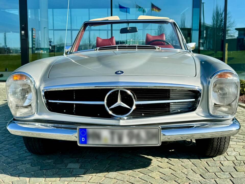 Afbeelding 2/23 van Mercedes-Benz 280 SL (1970)