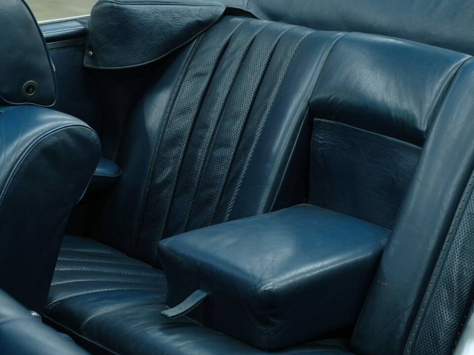 Image 33/50 of Mercedes-Benz 280 SE 3,5 (1970)