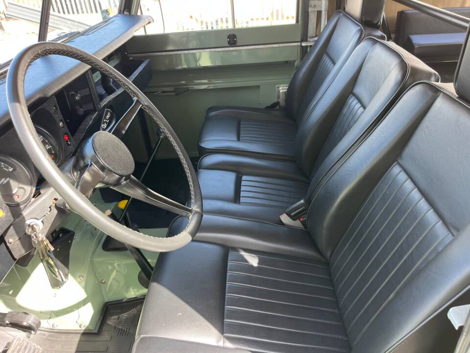 Bild 19/39 von Land Rover 88 (1984)