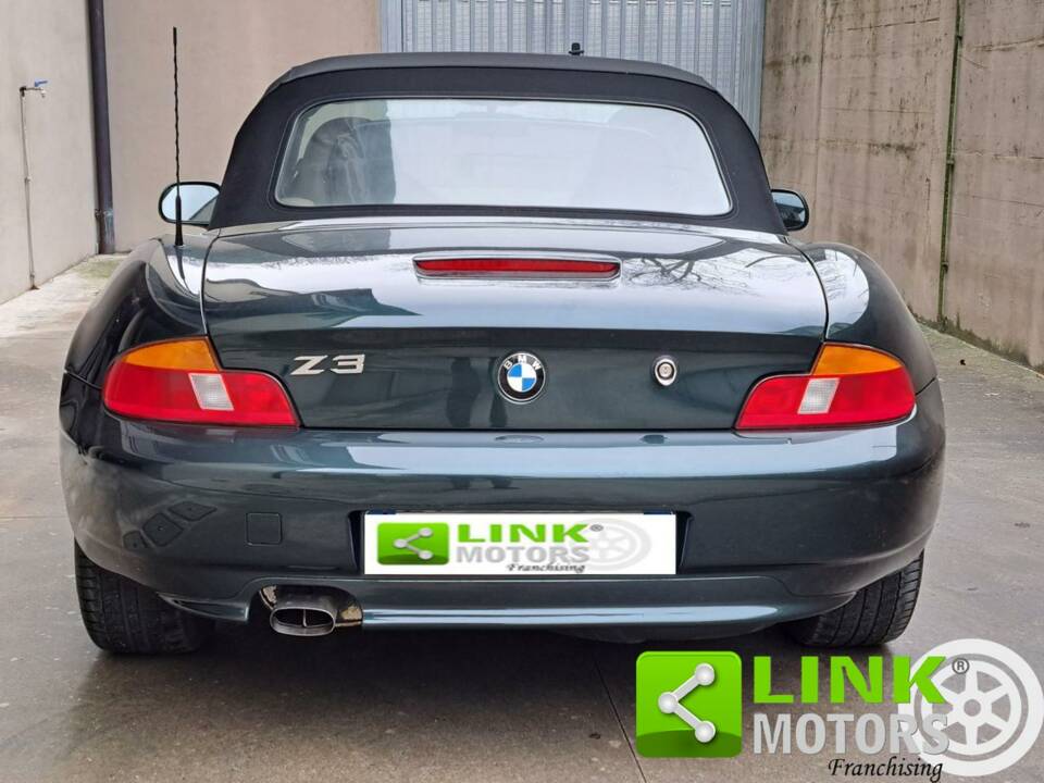Bild 5/10 von BMW Z3 1.8 (2000)