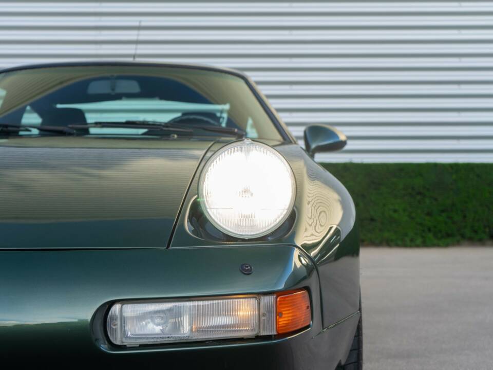 Afbeelding 6/46 van Porsche 928 GTS (1993)