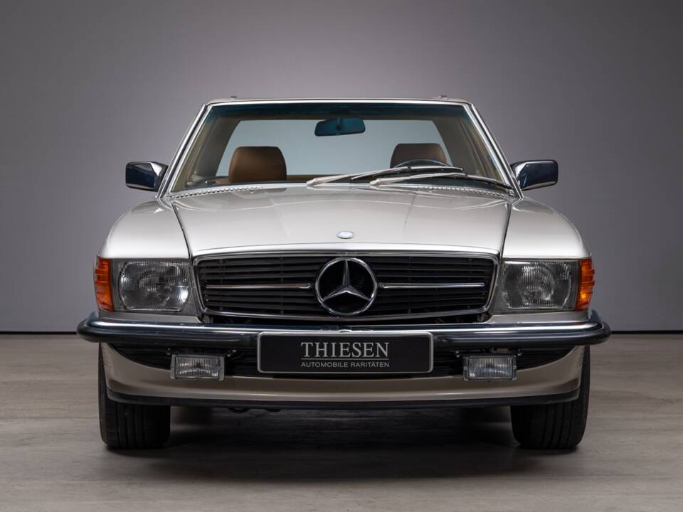 Bild 10/23 von Mercedes-Benz 560 SL (1987)
