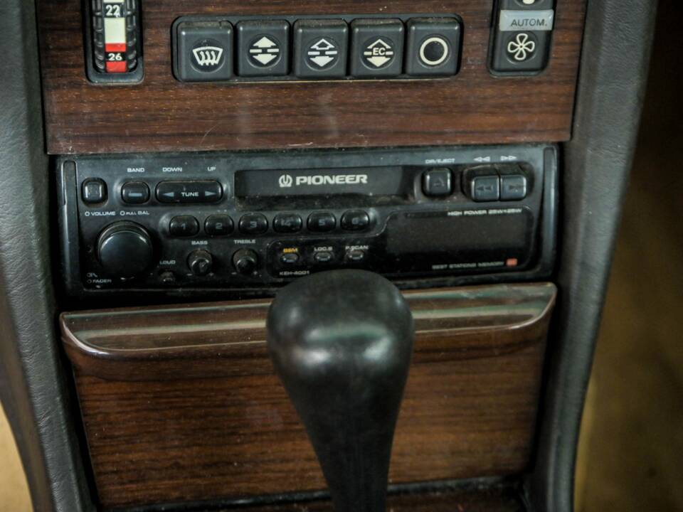 Bild 24/50 von Mercedes-Benz 300 D (1983)