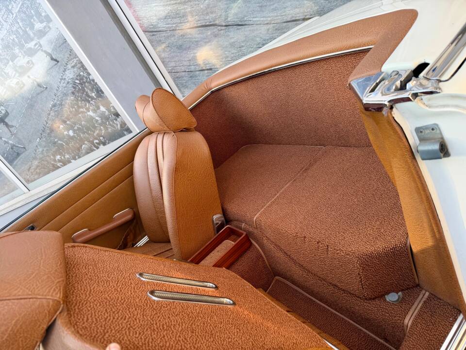 Image 10/20 de Mercedes-Benz 280 SL (1968)