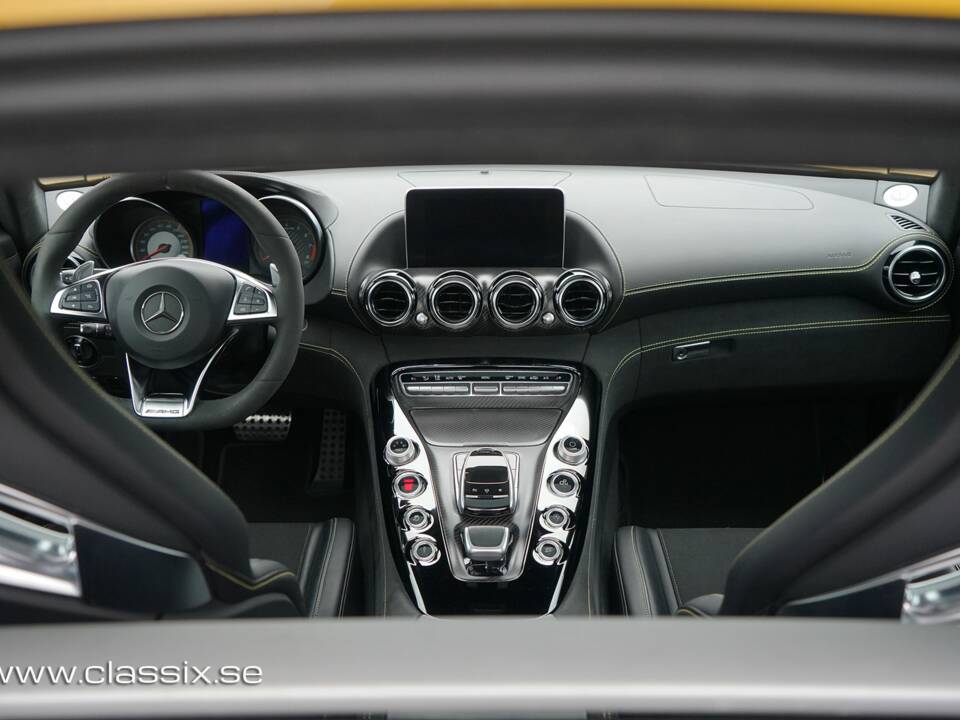 Image 14/23 of Mercedes-AMG GT-S (2015)