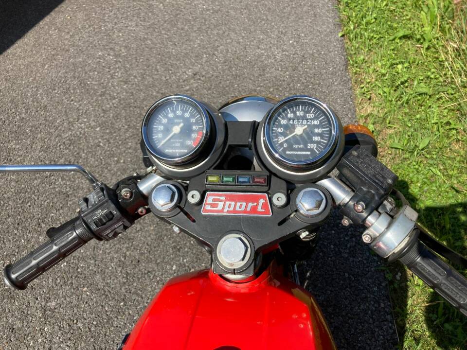 Immagine 1/7 di Moto Morini 500 V (1981)