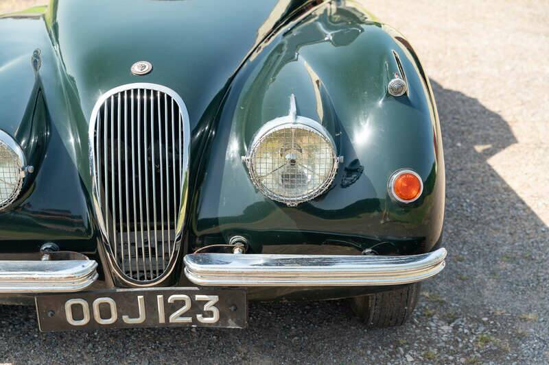 Image 27/50 of Jaguar XK 120 DHC (1954)