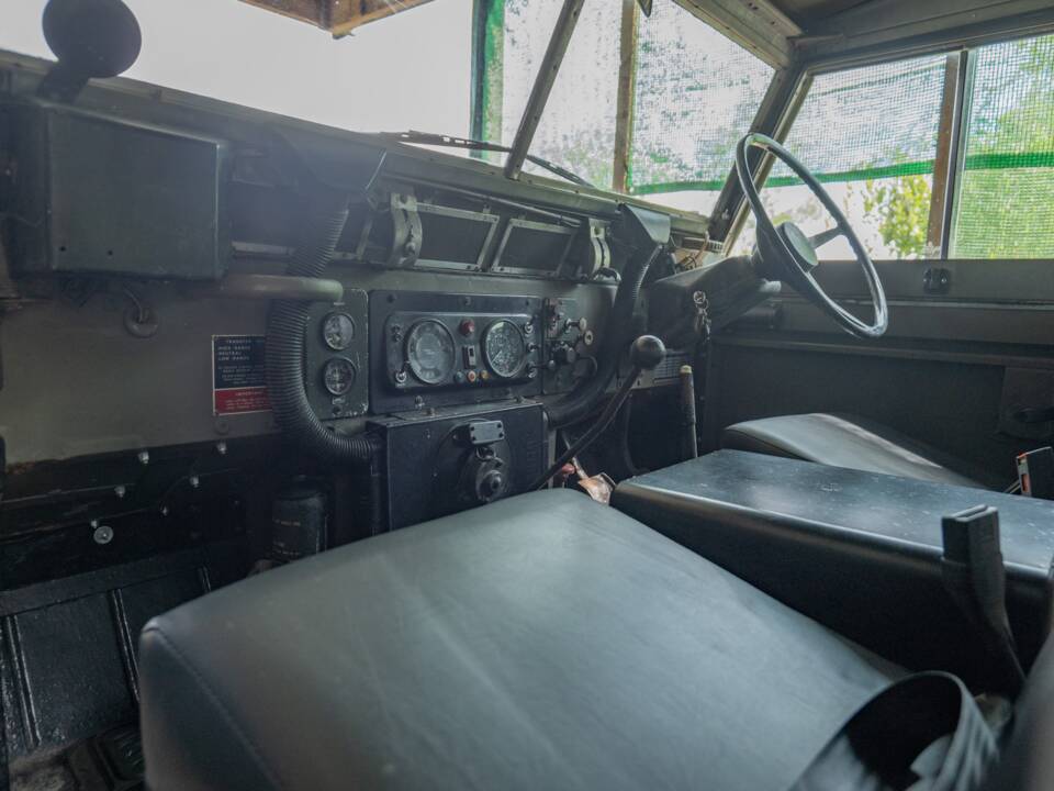 Image 28/50 de Land Rover 88 (1974)