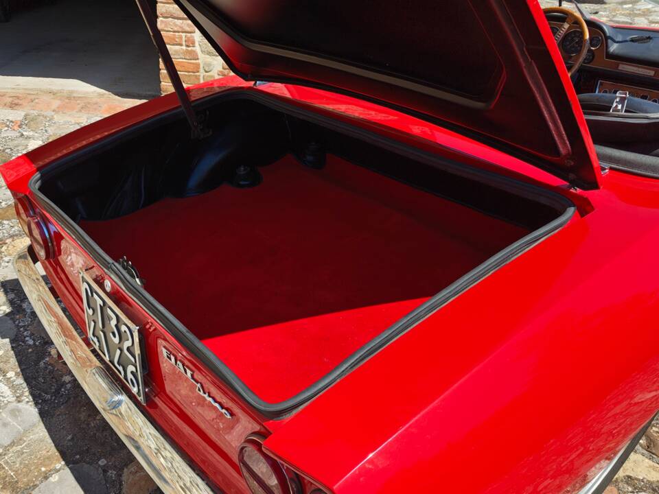 Image 15/17 of FIAT Dino Spider (1968)