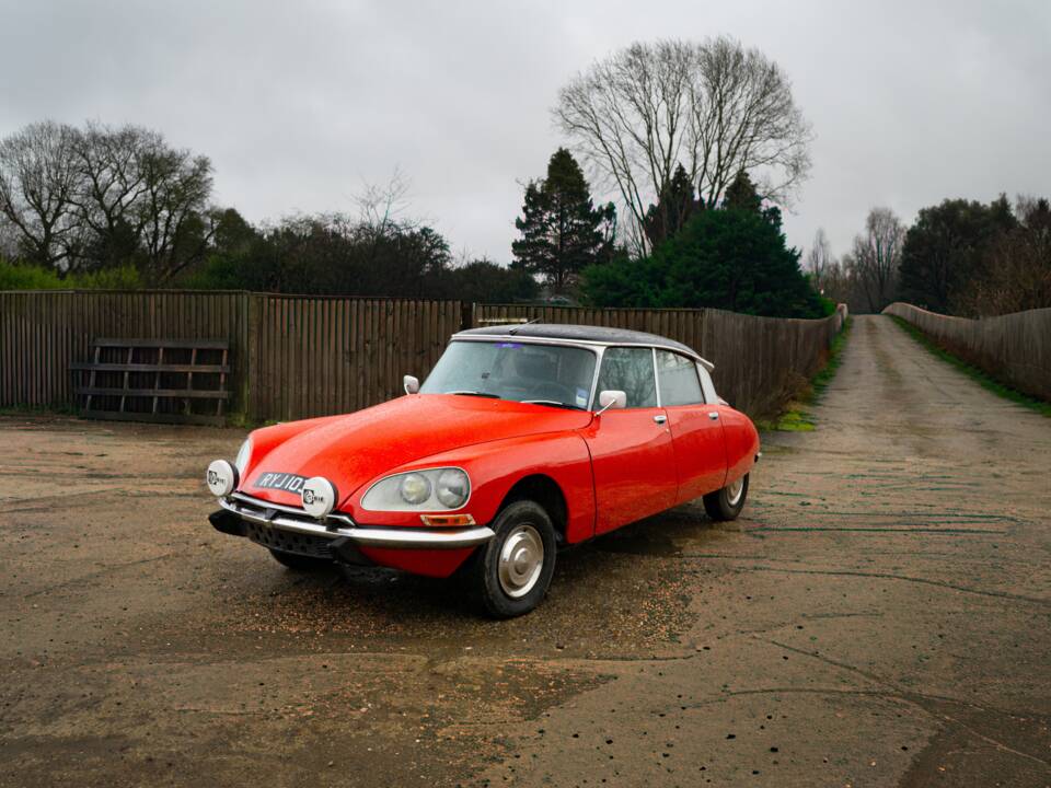 Image 8/24 de Citroën DS 20 A (1973)