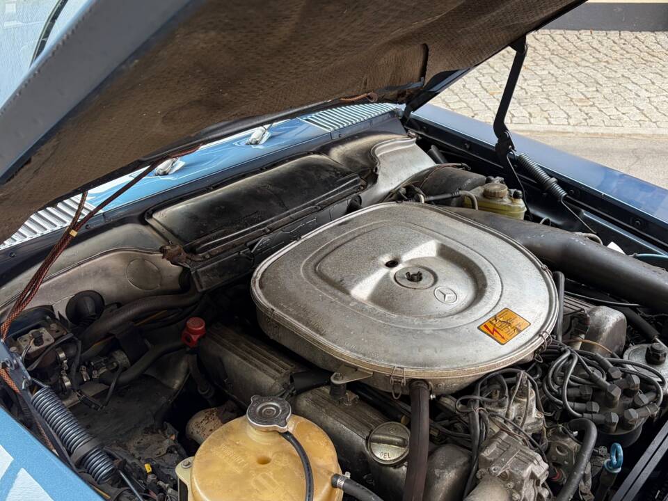 Image 52/88 of Mercedes-Benz 380 SL (1984)