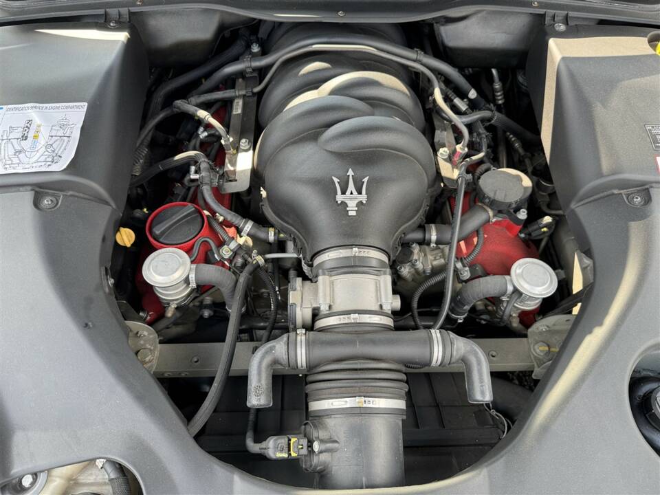 Bild 38/53 von Maserati GranTurismo S (2008)