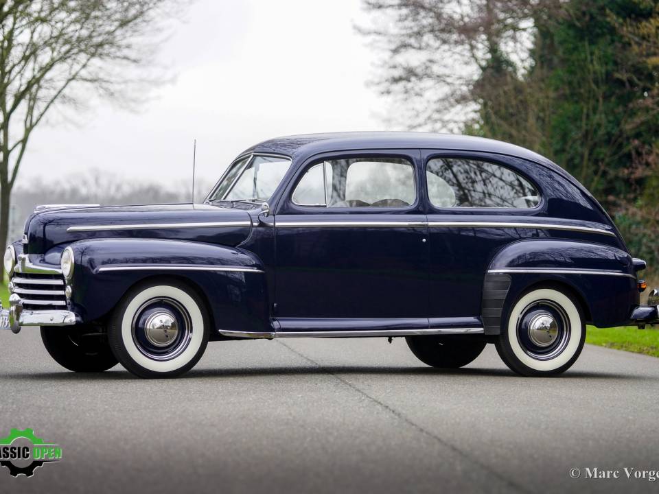 Image 22/45 of Ford V8 Coupe 5Window (1946)
