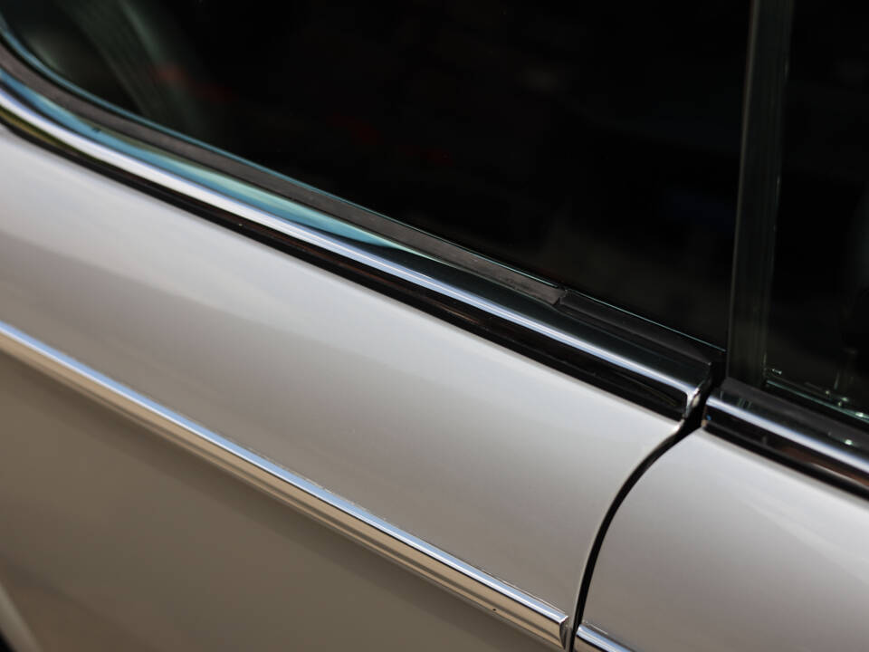 Image 50/95 of BMW 3.0 CSi (1975)