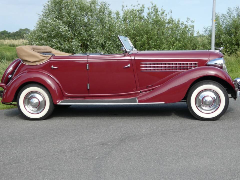 Image 2/24 of Auburn Speedster 851 (1935)