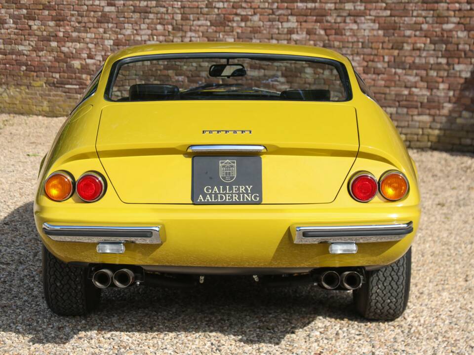 Afbeelding 6/50 van Ferrari 365 GTB/4 Daytona (1971)