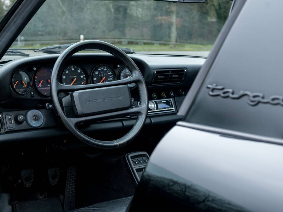 Bild 19/29 von Porsche 911 Carrera 2 (1990)