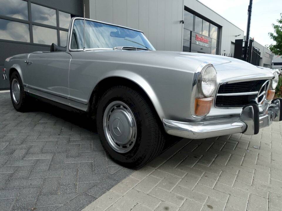 Image 6/36 of Mercedes-Benz 280 SL (1970)