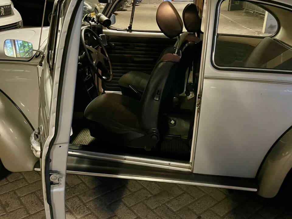 Image 21/27 of Volkswagen Beetle Mexico Silver Bug (1982)