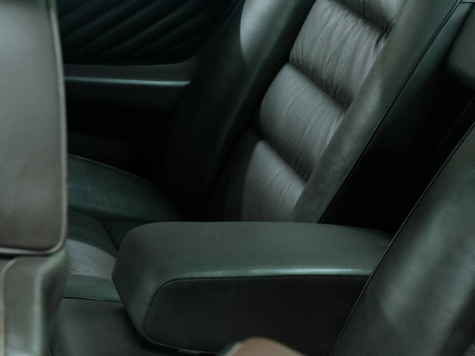 Image 44/50 of Mercedes-Benz 420 SEC (1989)