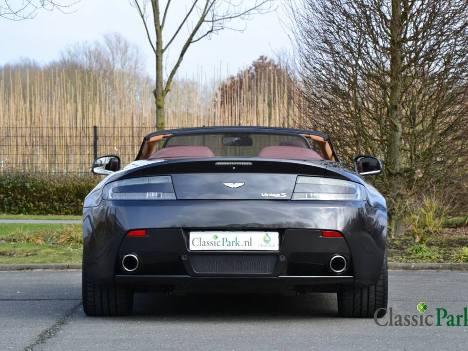 Bild 16/50 von Aston Martin V8 Vantage S (2013)