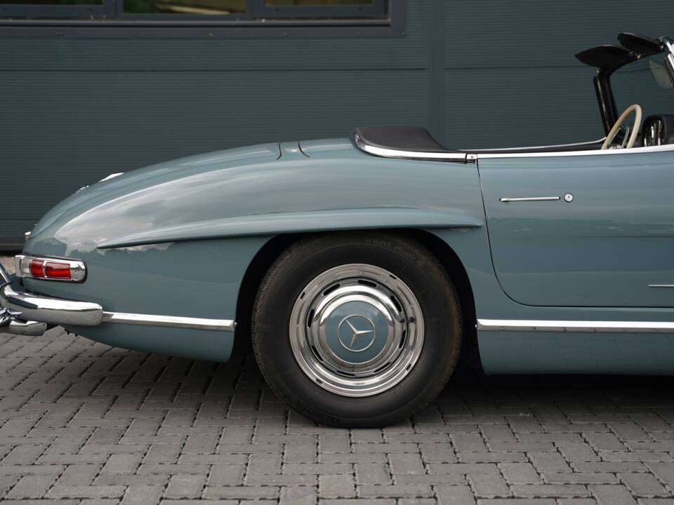 Image 17/43 of Mercedes-Benz 300 SL Roadster (1960)