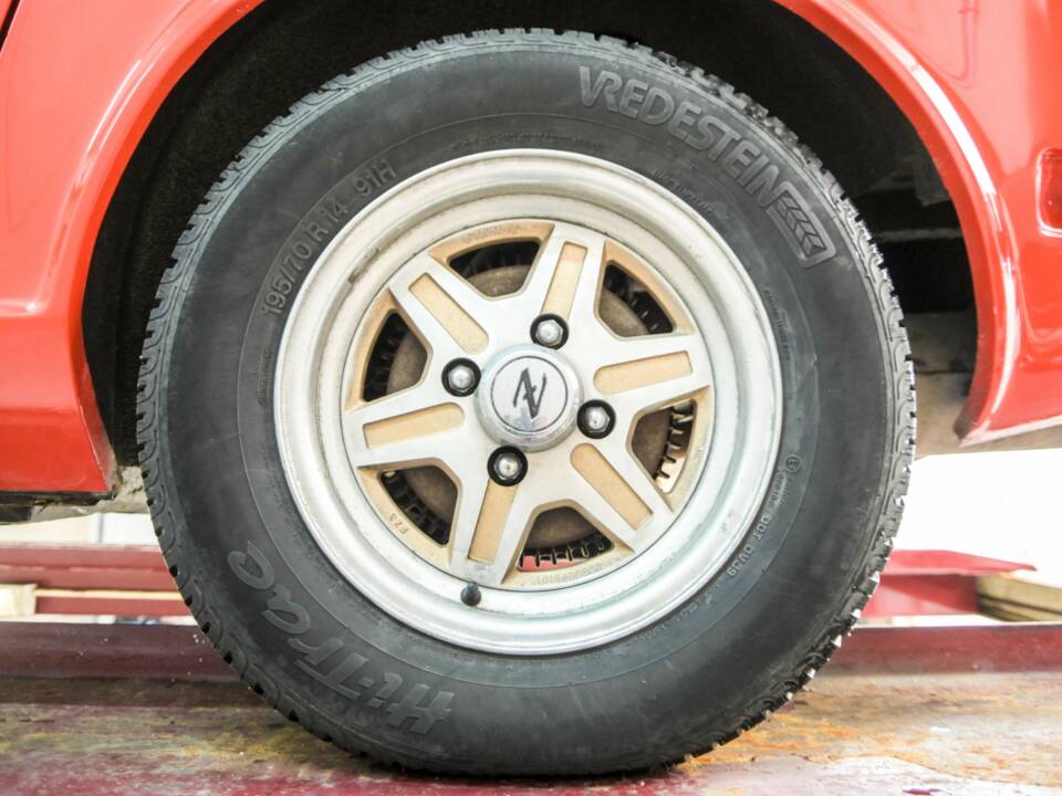 Image 44/50 of Datsun 240 Z (1974)