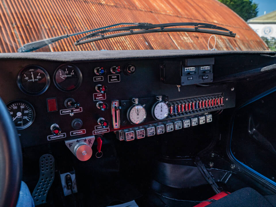 Image 37/46 of Lancia Stratos HF Stradale (1975)