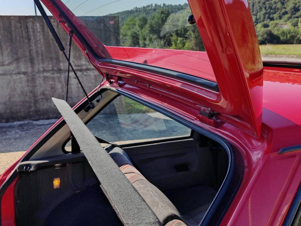Bild 33/36 von Opel Corsa 1.6 GSi (1989)