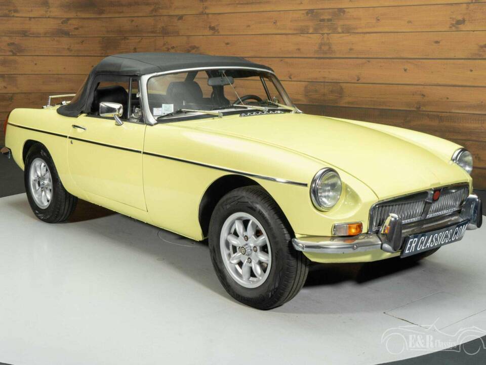 Image 3/19 de MG MGB (1977)