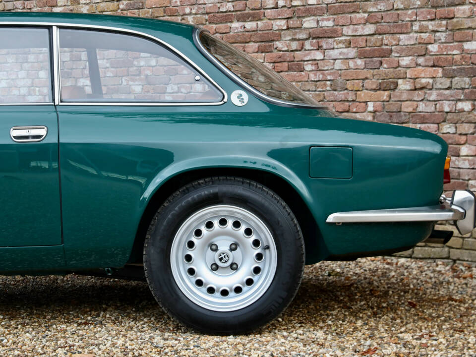 Immagine 35/50 di Alfa Romeo 2000 GTV (1973)