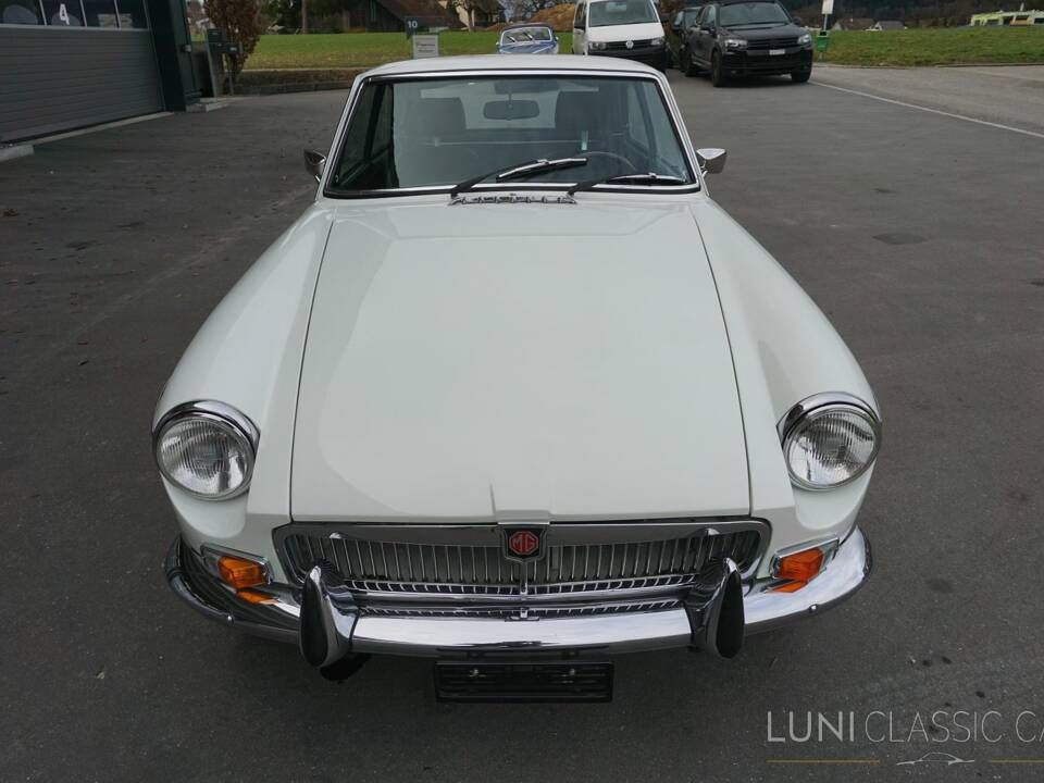 Image 13/54 de MG MGB GT (1974)