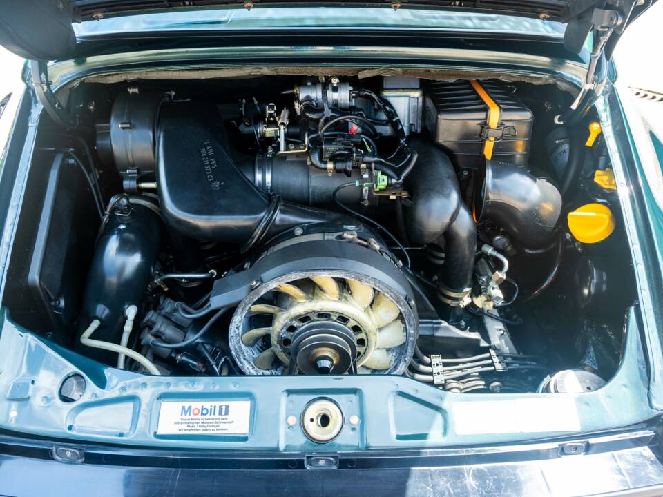 Image 35/35 of Porsche 911 Carrera 2 (1990)