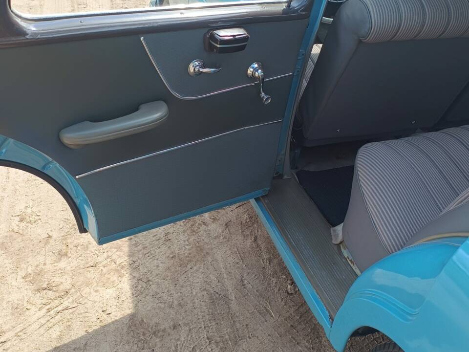 Bild 8/8 von Mercedes-Benz 219 (1959)